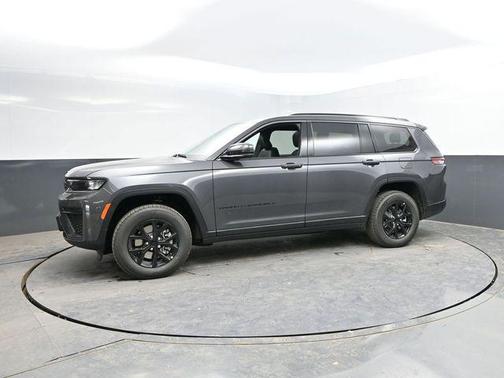 Baltic Gray Metallic Clearcoat 2026 Jeep Grand Cherokee L Altitude