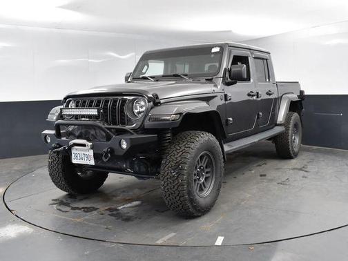 2025 Jeep Gladiator Nighthawk