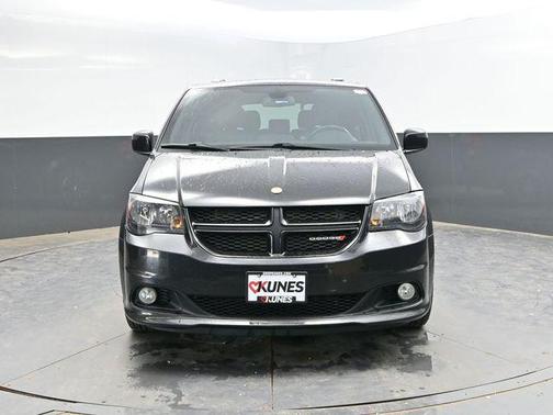 Black Onyx Crystal Pearlcoat 2019 Dodge Grand Caravan GT