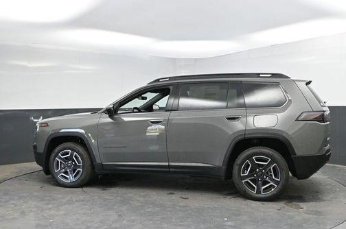 Sting-Gray Clearcoat 2026 Jeep Cherokee Laredo 4x4