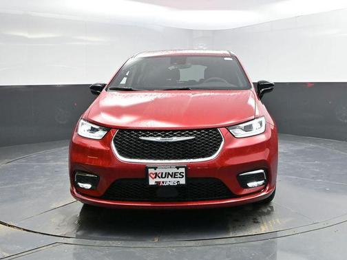 2026 Chrysler Pacifica L