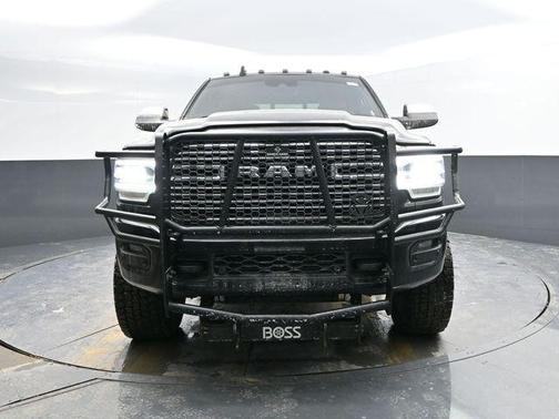 2019 RAM 2500 Laramie Crew Cab 4x4 6'4' Box