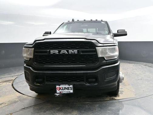 2022 RAM 3500 Tradesman Crew Cab 4x4 8' Box