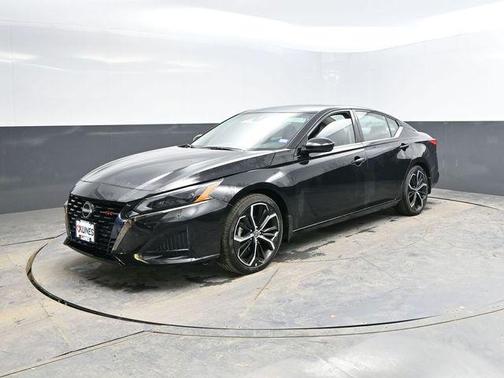 2025 Nissan Altima SR FWD