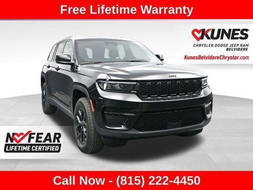 Diamond Black Crystal Pearlcoat 2025 Jeep Grand Cherokee Altitude