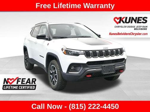 Bright White Clearcoat 2025 Jeep Compass Trailhawk