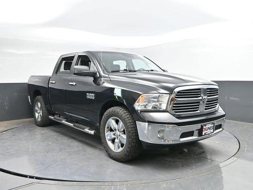 Brilliant Black Crystal Pearlcoat 2016 RAM 1500 Big Horn