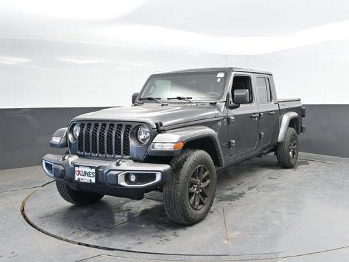 Granite Crystal Metallic Clearcoat 2023 Jeep Gladiator Sport S