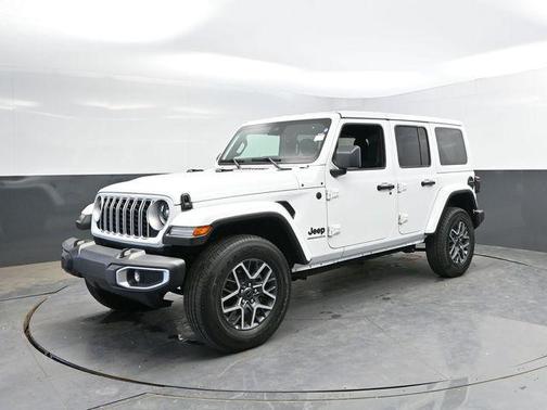 Bright White Clearcoat 2025 Jeep Wrangler 4-Door Sahara 4x4