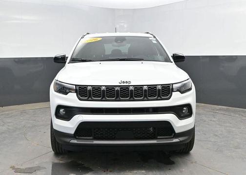 Bright White Clearcoat 2026 Jeep Compass Latitude