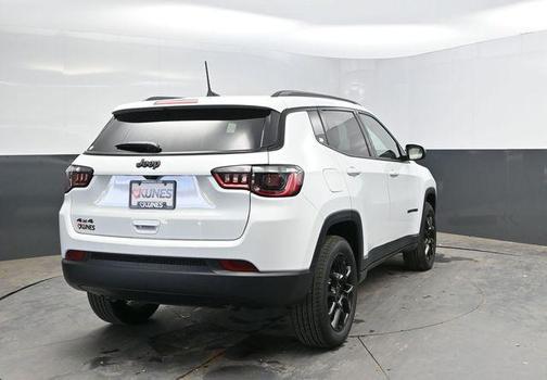 Bright White Clearcoat 2026 Jeep Compass Latitude