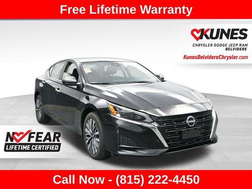 Super Black Clearcoat 2024 Nissan Altima 2.5 SV