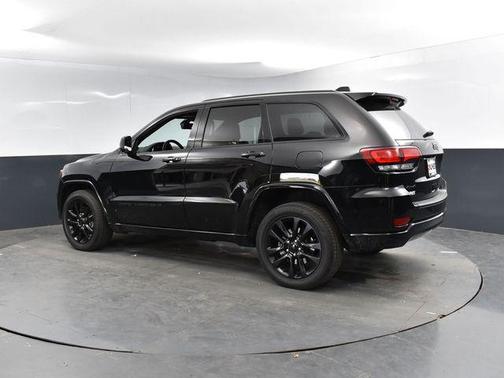 2022 Jeep Grand Cherokee Laredo