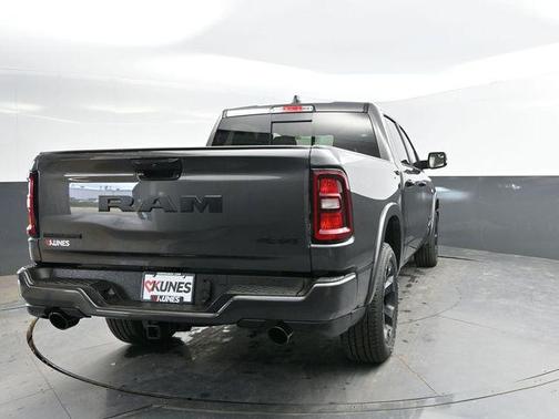 Granite Crystal Metallic Clearcoat 2026 RAM 1500 Big Horn/Lone Star