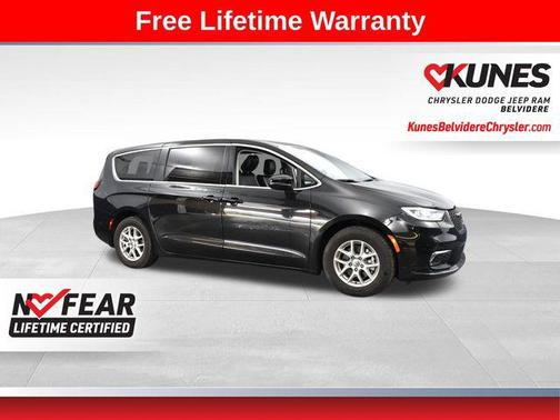 2023 Chrysler Pacifica Touring L