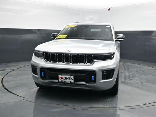 Silver Zynith 2023 Jeep Grand Cherokee 4xe Overland