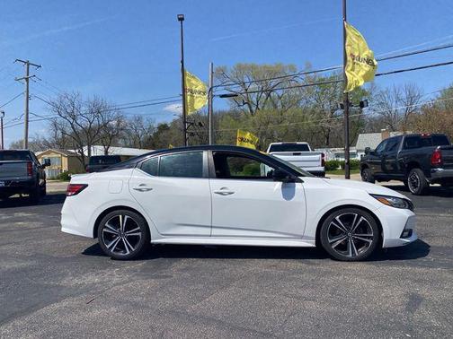 Aspen White/Super Black 2020 Nissan Sentra SR