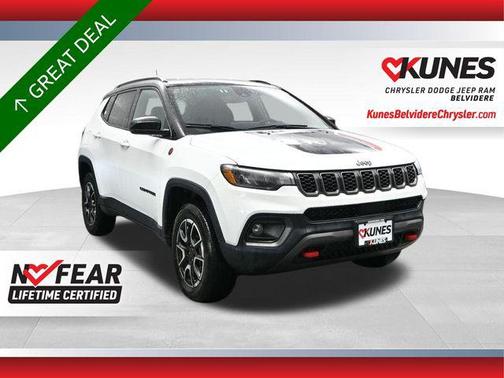 Bright White Clearcoat 2025 Jeep Compass Trailhawk