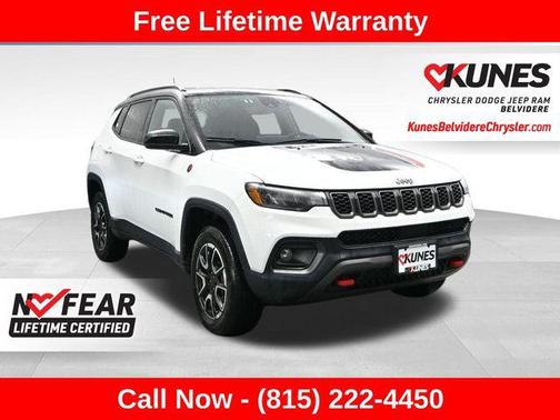 Bright White Clearcoat 2025 Jeep Compass Trailhawk