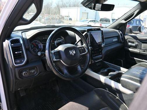 2019 RAM 3500 Laramie Crew Cab 4x4 8' Box