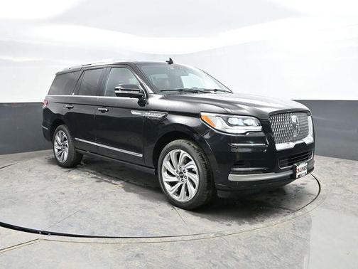 Black Metallic 2024 Lincoln Navigator Reserve