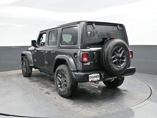 Granite Crystal Metallic Clearcoat 2025 Jeep Wrangler Sport S