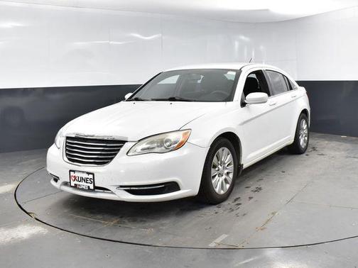 2013 Chrysler 200 LX