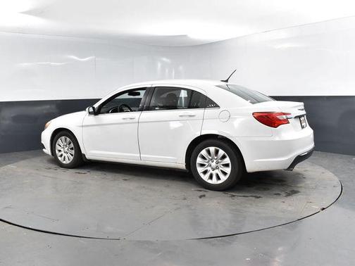2013 Chrysler 200 LX