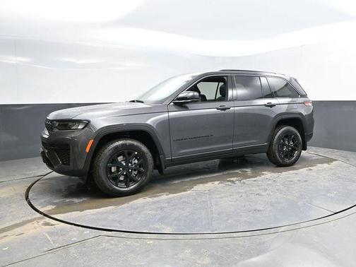 Baltic Gray Metallic Clearcoat 2026 Jeep Grand Cherokee Altitude