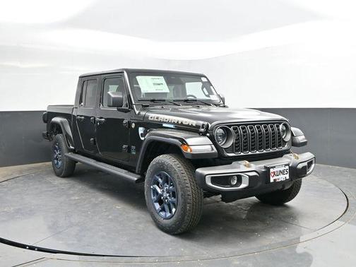 Black Clearcoat 2026 Jeep Gladiator 85th Anniversary Edition 4x4