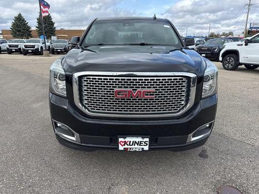 Black 2016 GMC Yukon Denali
