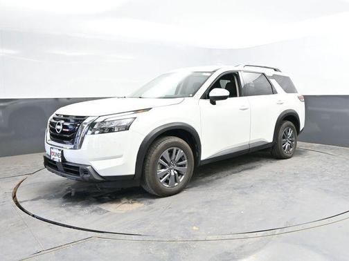 Glacier White 2025 Nissan Pathfinder SV 4WD