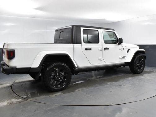 2025 Jeep Gladiator Nighthawk