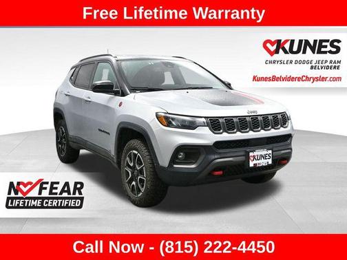Silver Zynith Metallic Clearcoat 2025 Jeep Compass Trailhawk