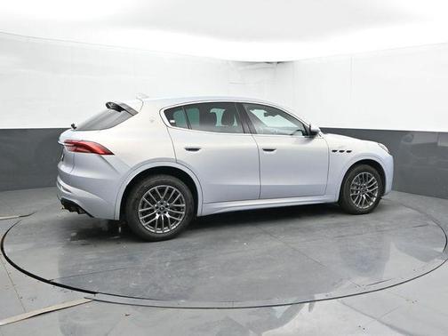 Silver 2024 Maserati Grecale GT