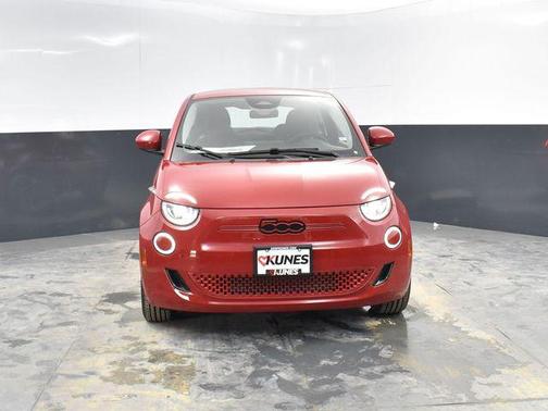 2024 FIAT 500e INSPI(RED) FWD