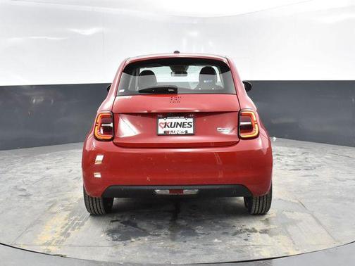 2024 FIAT 500e INSPI(RED) FWD