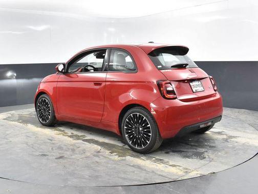 2024 FIAT 500e INSPI(RED) FWD