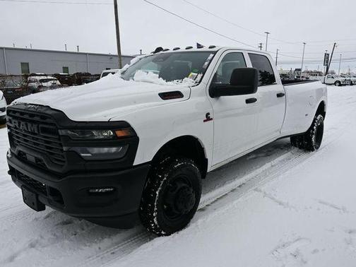 2026 RAM 3500 Tradesman Crew Cab 4x4 8' Box