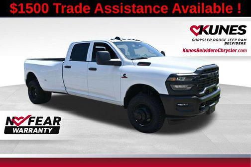 Bright White Clearcoat 2026 RAM 3500 Tradesman Crew Cab 4x4 8' Box