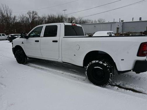 2026 RAM 3500 Tradesman Crew Cab 4x4 8' Box