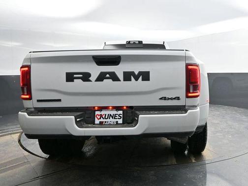 2026 RAM 3500 Big Horn Crew Cab 4x4 8' Box