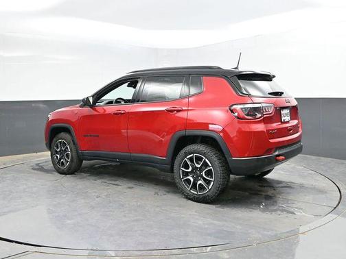 Red Hot Pearlcoat 2025 Jeep Compass Trailhawk