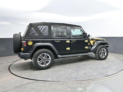 Black Clearcoat 2021 Jeep Wrangler Unlimited Sahara