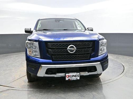 2022 Nissan Titan SV