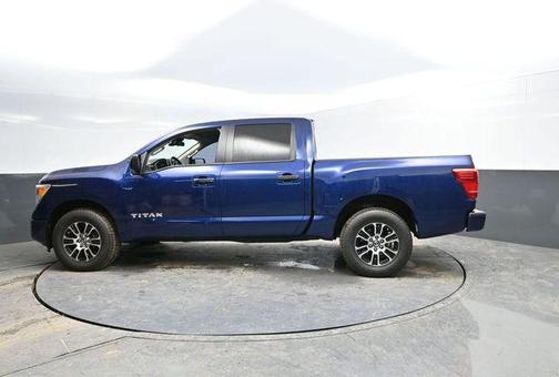 2022 Nissan Titan SV