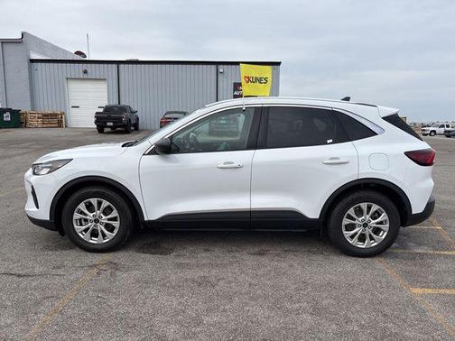 Oxford White 2023 Ford Escape Active