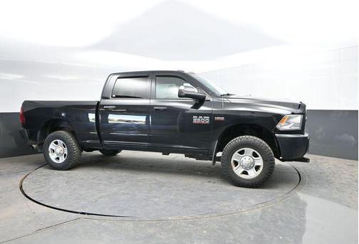 Brilliant Black Crystal Pearlcoat 2018 RAM 3500 Tradesman Crew Cab 4x4 6'4' Box