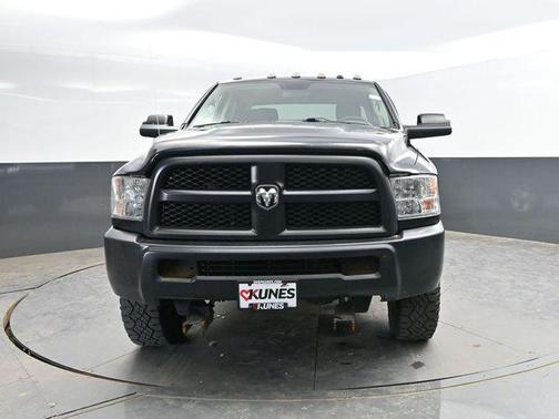 Brilliant Black Crystal Pearlcoat 2018 RAM 3500 Tradesman Crew Cab 4x4 6'4' Box