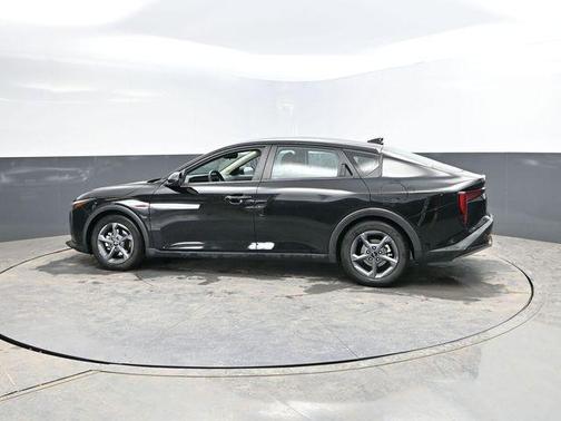 Aurora Black Pearl 2025 Kia K4 LXS